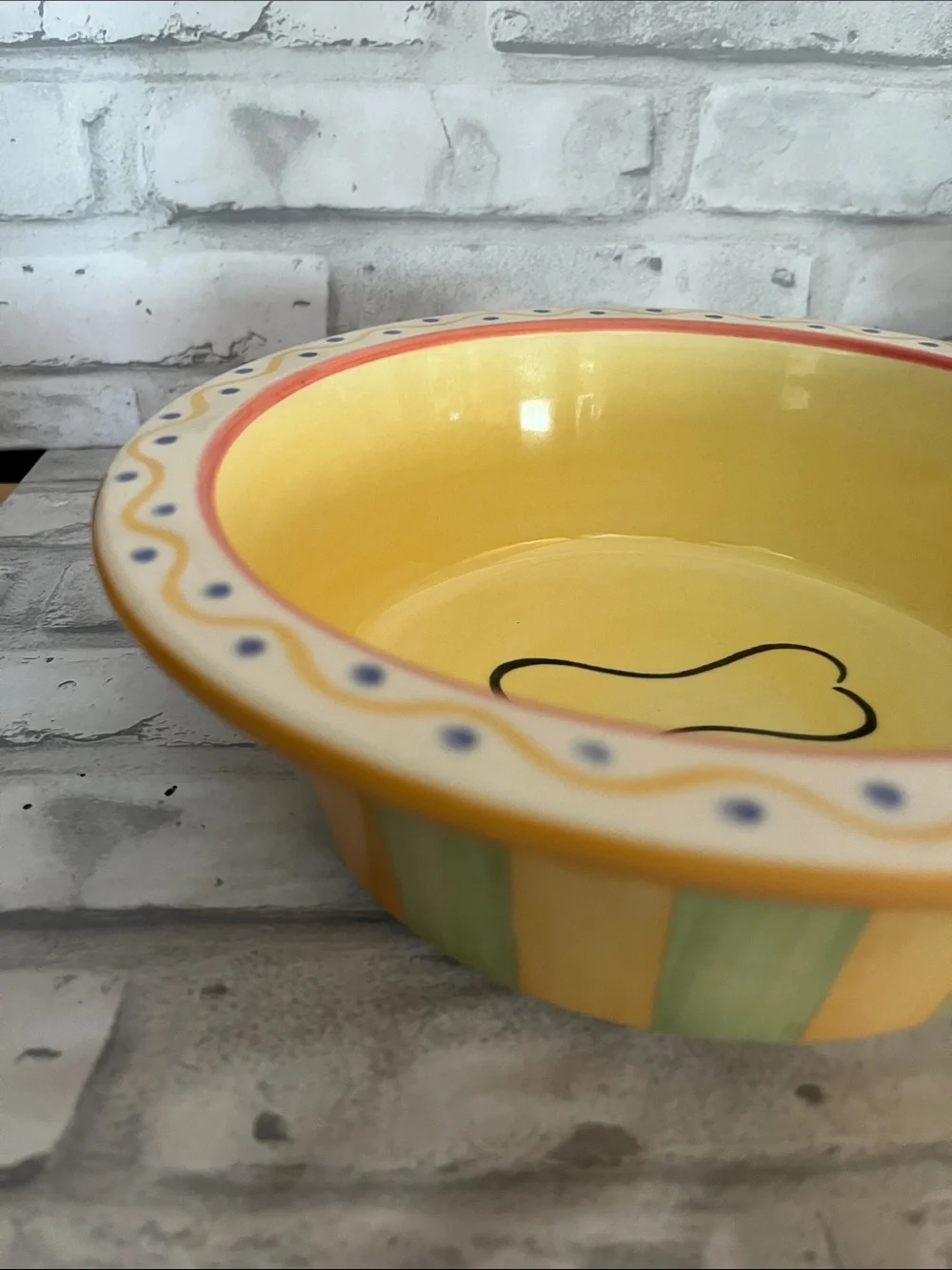 Pfaltzgraff Yellow Ceramic Dog Bowl Painted Bone Motif pistoulet Jane Kolpen